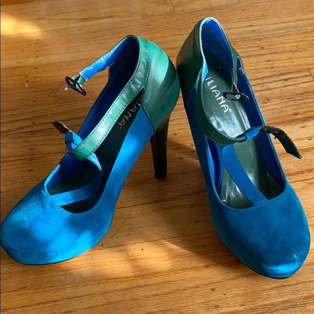 Blue and green Liliana pumps